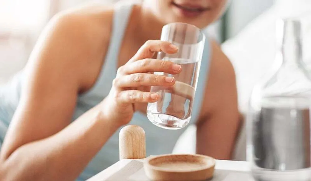 &Scaron;ta se događa s va&scaron;im tijelom kada ujutro prvo pijete vodu