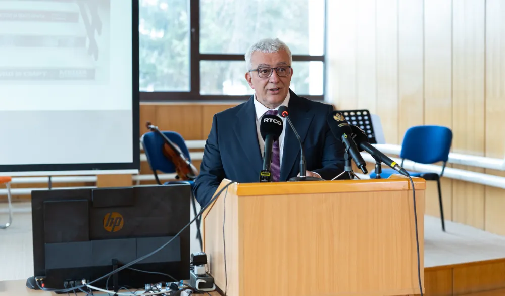 Mandić: Srpski jezik duboko utkan u istoriju i kulturno nasljeđe Crne Gore