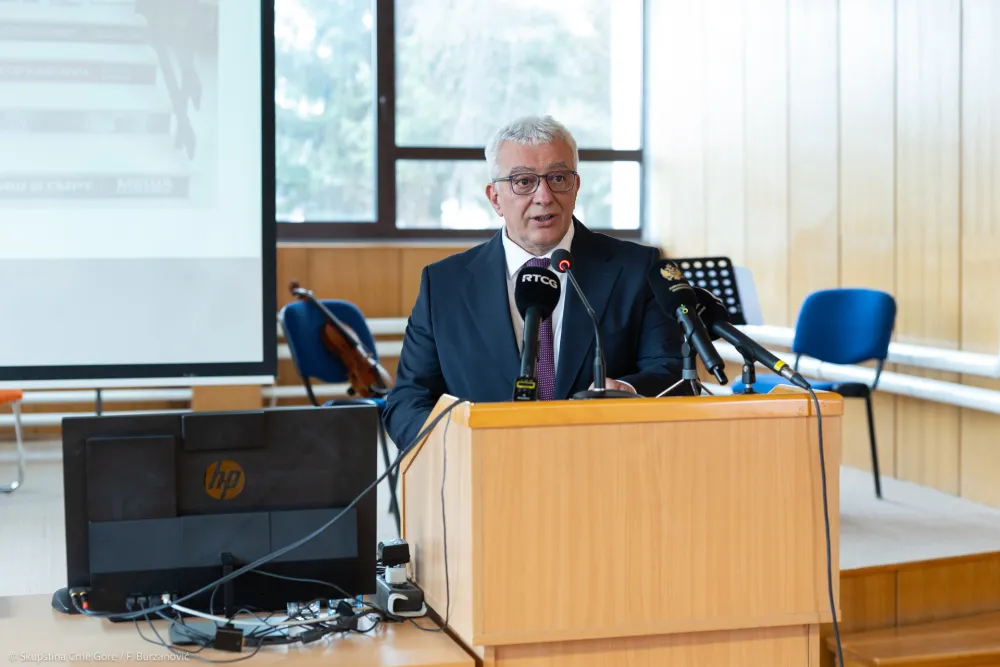 Mandić: Srpski jezik duboko utkan u istoriju i kulturno nasljeđe Crne Gore