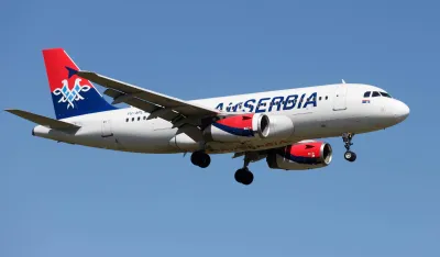 Prvi avion sa evakuisanim državljanima Srbije sletio u Beograd