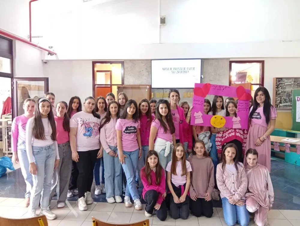 U O&Scaron; "Vladika Danilo" obilježen Dan ružičastih majica: &Scaron;irimo ljubav