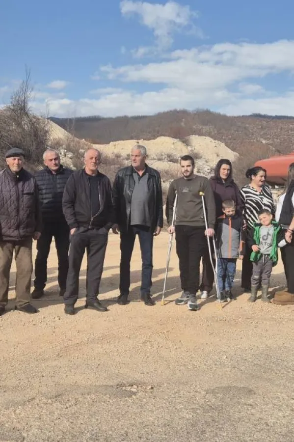 Mje&scaron;tani u zagradu blokirali ulaz u rudokop