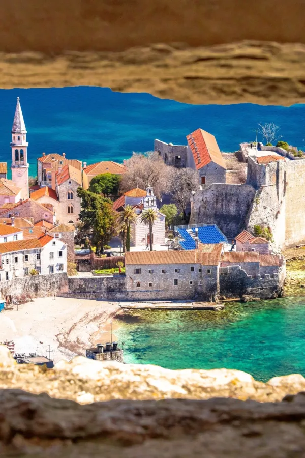 Cijene nekretnina 2026: Koliko ko&scaron;ta kvadrat u Budvi, Mursiji i Sarandi &ndash; Crna Gora među najskupljima na Mediteranu