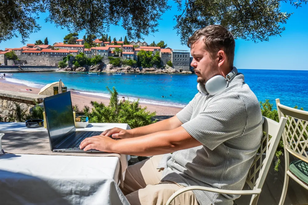 Digitalni nomadi 2026: U Crnoj Gori živi do 30.000 IT stručnjaka, ruski programeri prednjače