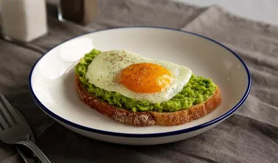 Želite da dobijete na težini? Ovo su najzdravije kalorične namirnice koje treba da&nbsp;jedete