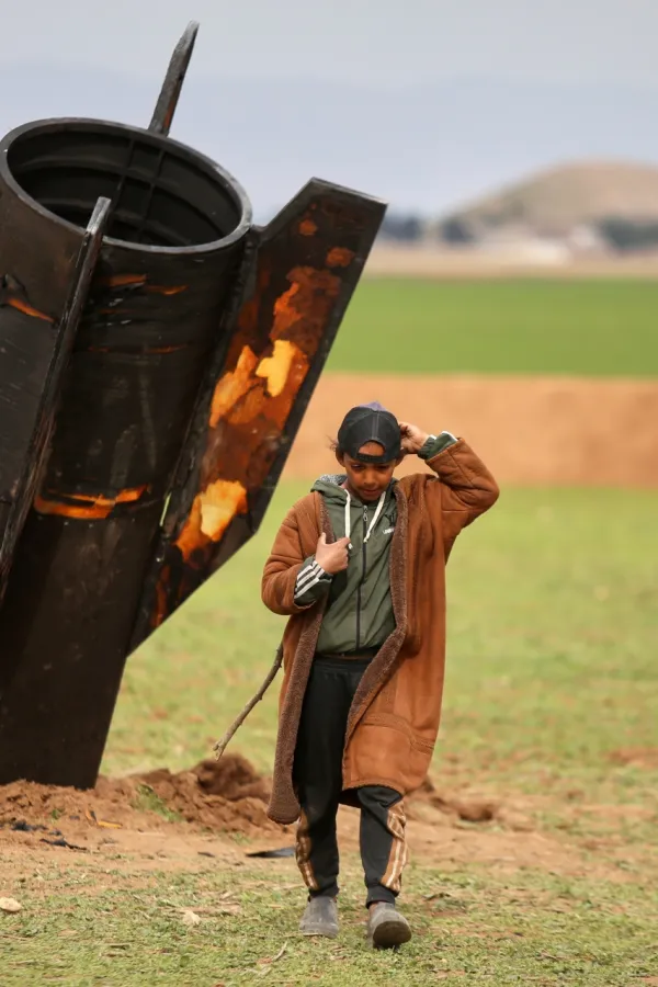 (FOTO) Iranska raketa zavr&scaron;ila na livadi u Siriji