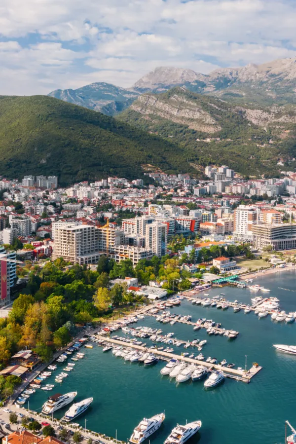 Uhap&scaron;eni državljani Kazahstana i Turske zbog napada na policajca u Budvi