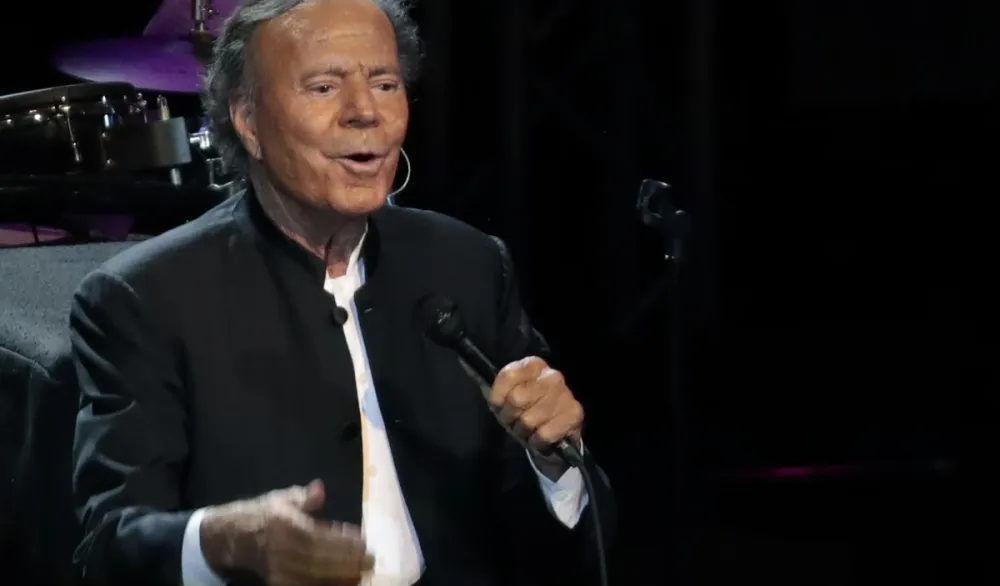 Odbačena tužba protiv Hulija Iglesijasa: Namje&scaron;taljka sa profesionalnim glumicama