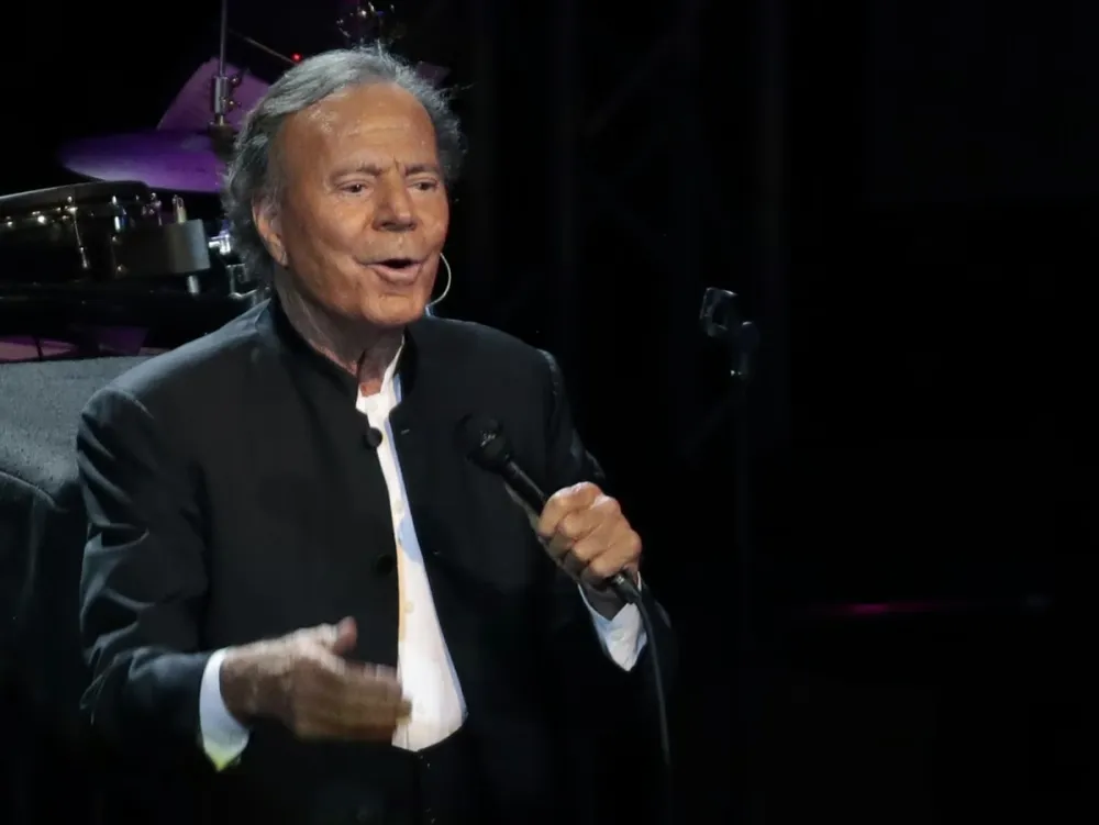 Odbačena tužba protiv Hulija Iglesijasa: Namje&scaron;taljka sa profesionalnim glumicama