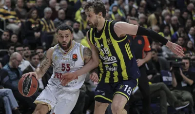 Са меча из Истанбула