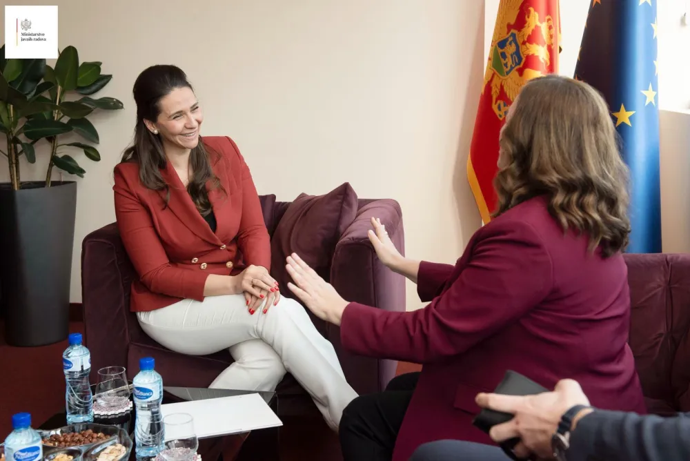 Adžović sa Kameron:&nbsp;Unapređenje putne infrastrukture jedan od ključnih prioriteta Vlade