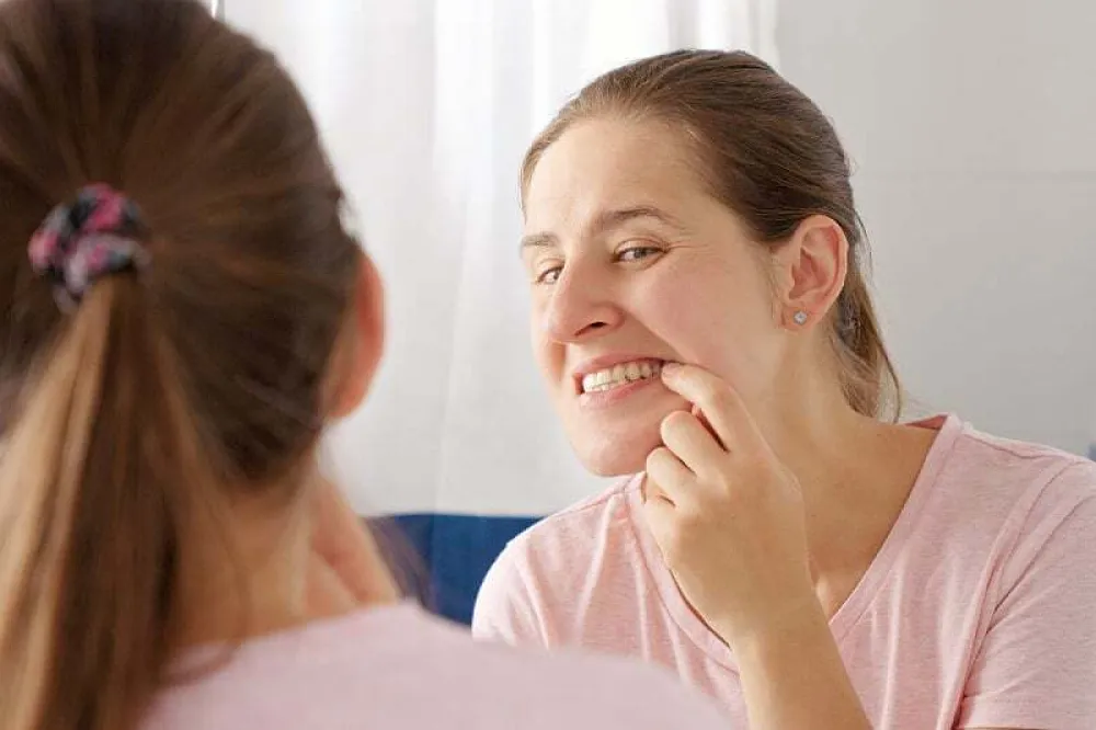 Popularne namirnice koje svakodnevno jedemo mogu o&scaron;tetiti zube i povećati rizik od karijesa