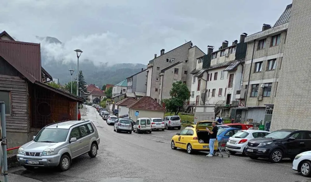 Mladić poginuo u saobraćajnoj nesreći u Kola&scaron;inu