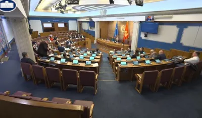 HRA: Vlast dozvolila partijsku prevlast nad bezbjednosnim sektorom