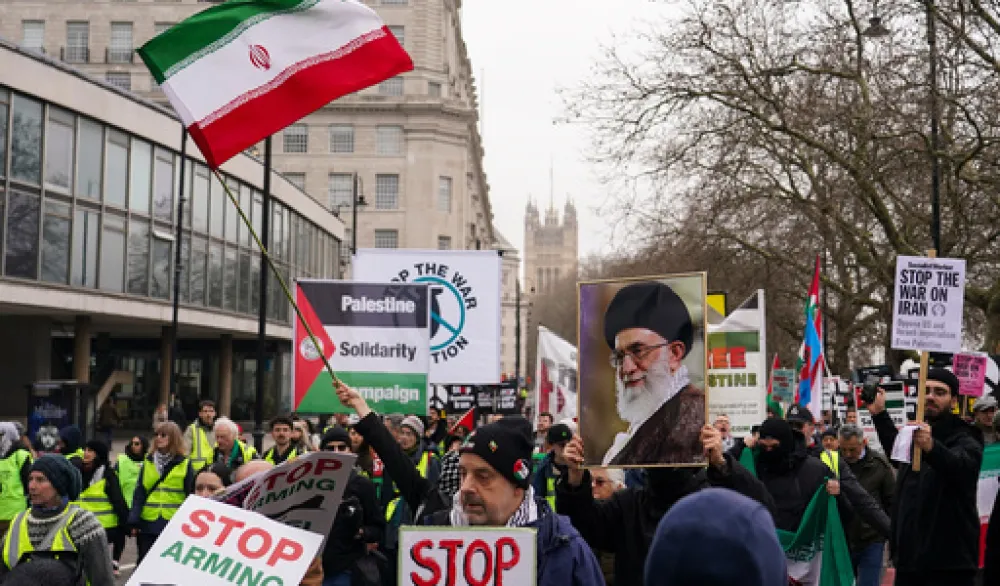 Hiljade demonstranata u Londonu protiv rata SAD i Izraela protiv Irana