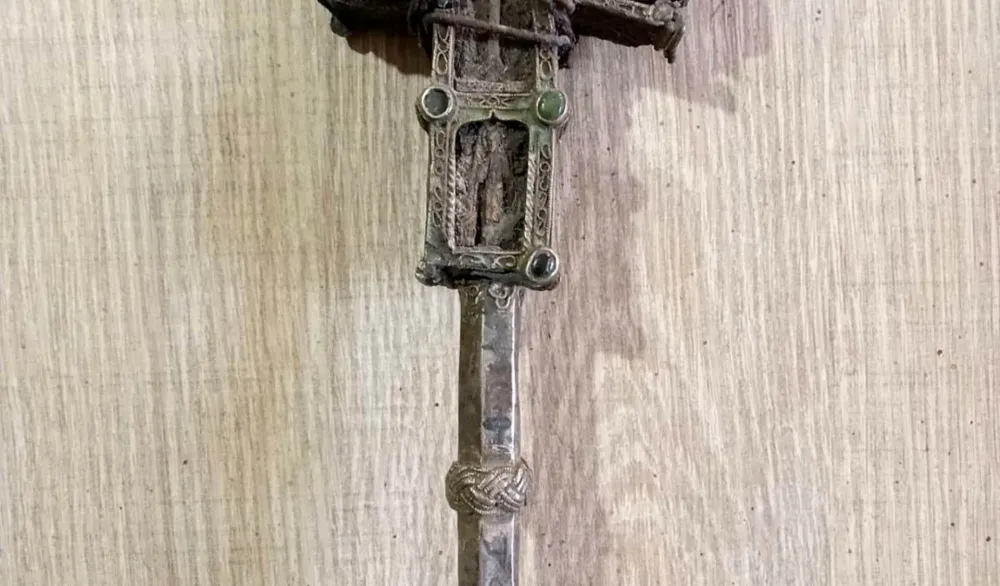 (FOTO) Ručni krst savinskog arhimandrita u Drobnjaku