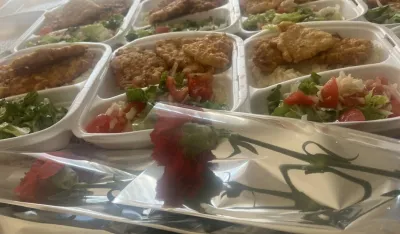 Ručak i cvijeće za 40 socijalno ugroženih porodica povodom Dana žena