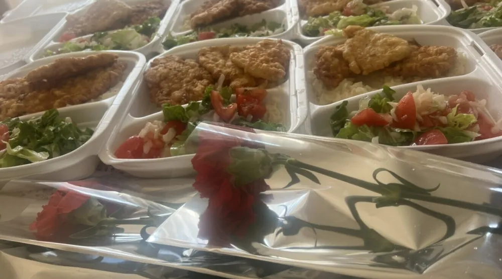 Ručak i cvijeće za 40 socijalno ugroženih porodica povodom Dana žena