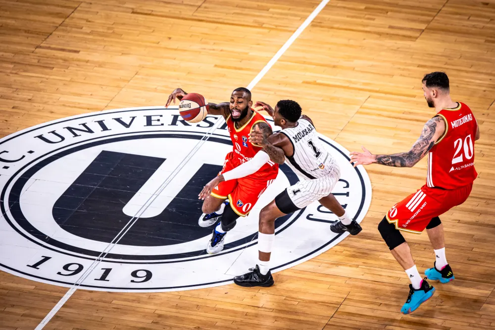 Sa meča Kluž - Crvena zevzda