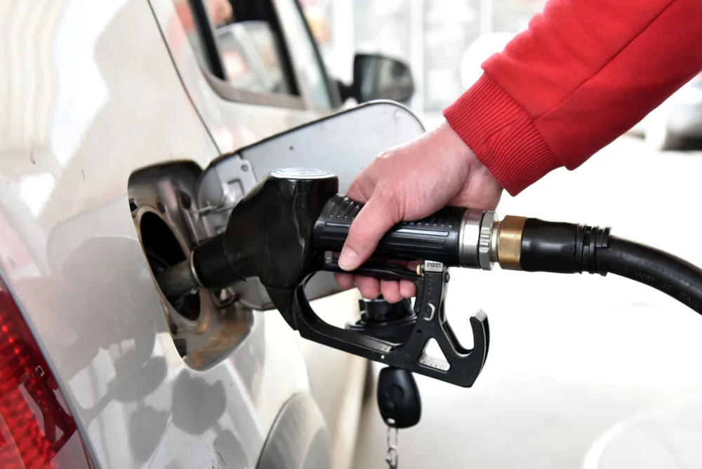 Srbija zabranila izvoza nafte i svih naftnih derivata za pogon motora