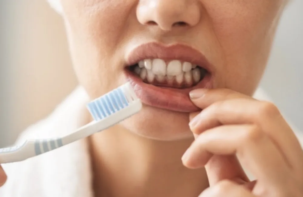 Stomatolo&scaron;kinja upozorava: Ova pića razaraju zubnu gleđ, a mnogi ih piju svaki dan