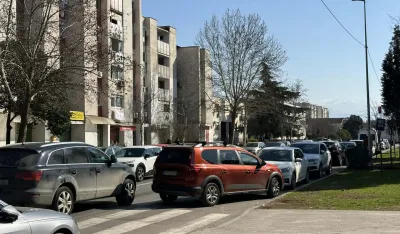 U Ulici 27. marta nema brisanja parkinga sa kolovoza