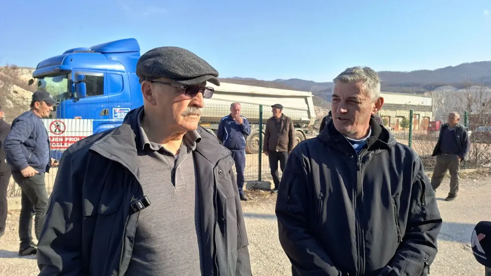 Mje&scaron;tani nijesu dozvolili izlaz kamionima iz rudokopa Zagrad: "Branićemo selo, pa makar nas svaki dan privodili"