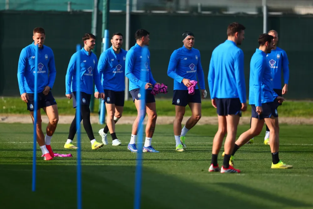 Фудбалери Аталанте на јучерашњем тренингу