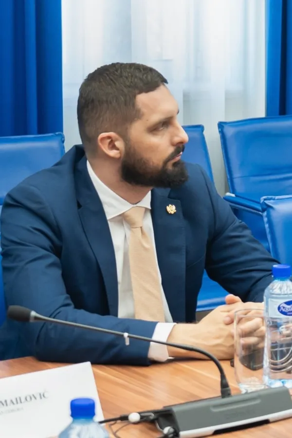 Leković: Nikolić&nbsp;proceduralnim manevrom poku&scaron;ava da spriječi saslu&scaron;anje Đukanovića