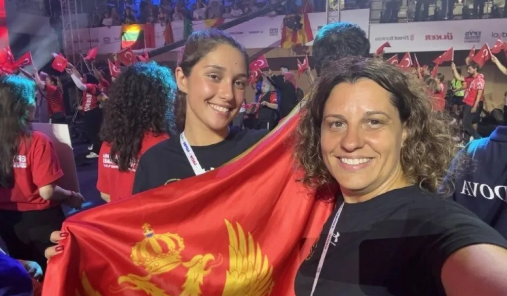 Iskra Dedivanović i Danijela Bulatović