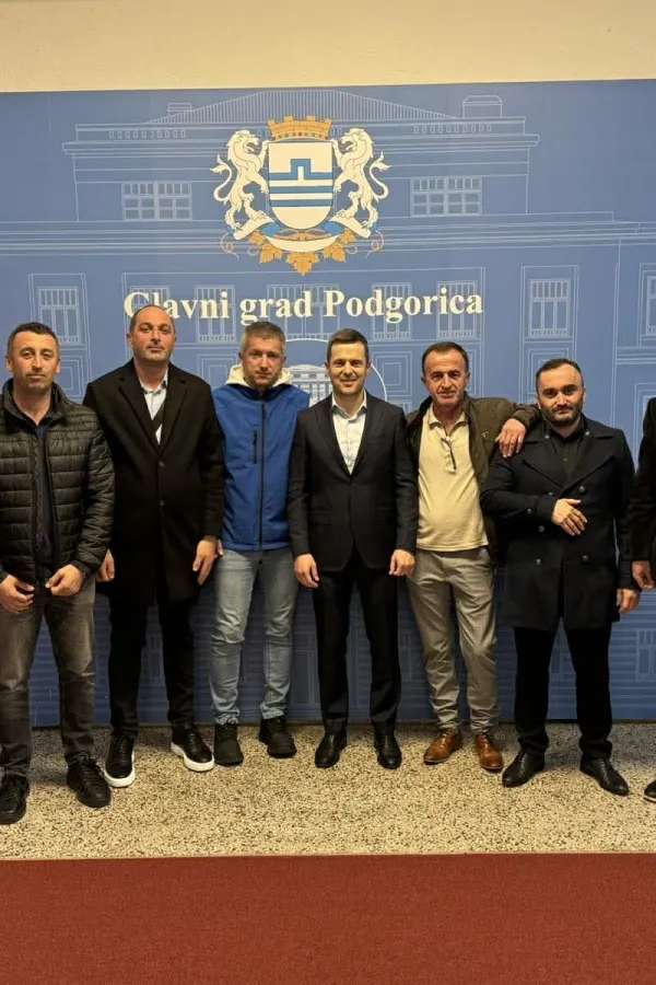 Stanovnici Omerbožovića sastali se sa gradonačelnikom Sa&scaron;om Mujovićem