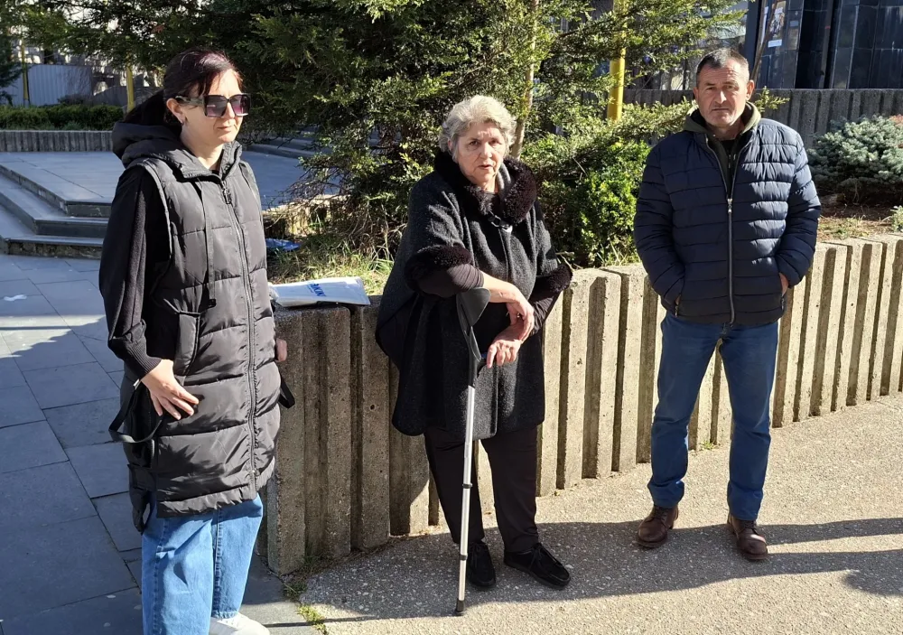 Umjesto ključeva od stanova, stanari sru&scaron;enih baraka u Nik&scaron;iću dočekali ukidanje pomoći