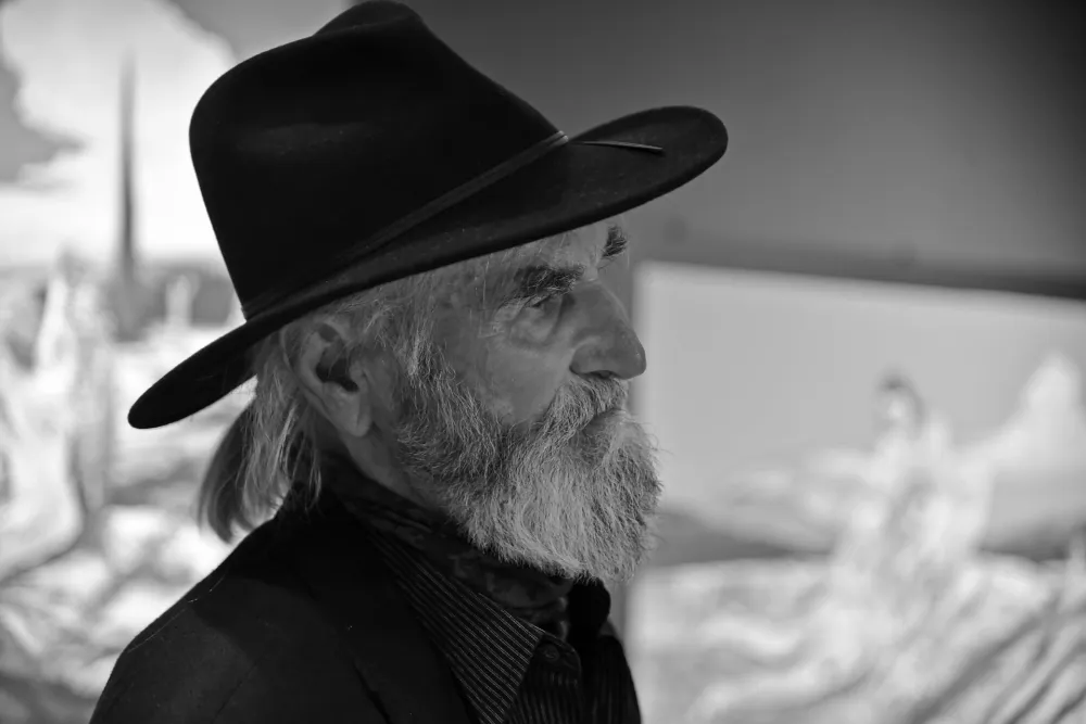 Disciplinovana linija koja gradi snoliki svijet