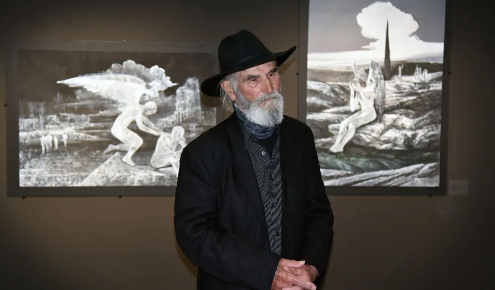 Disciplinovana linija koja gradi snoliki svijet