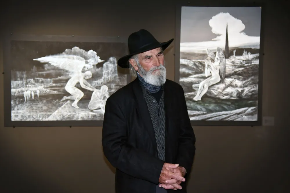 Disciplinovana linija koja gradi snoliki svijet