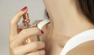 Nosite isti parfem svaki dan? Evo za&scaron;to ne bi trebalo