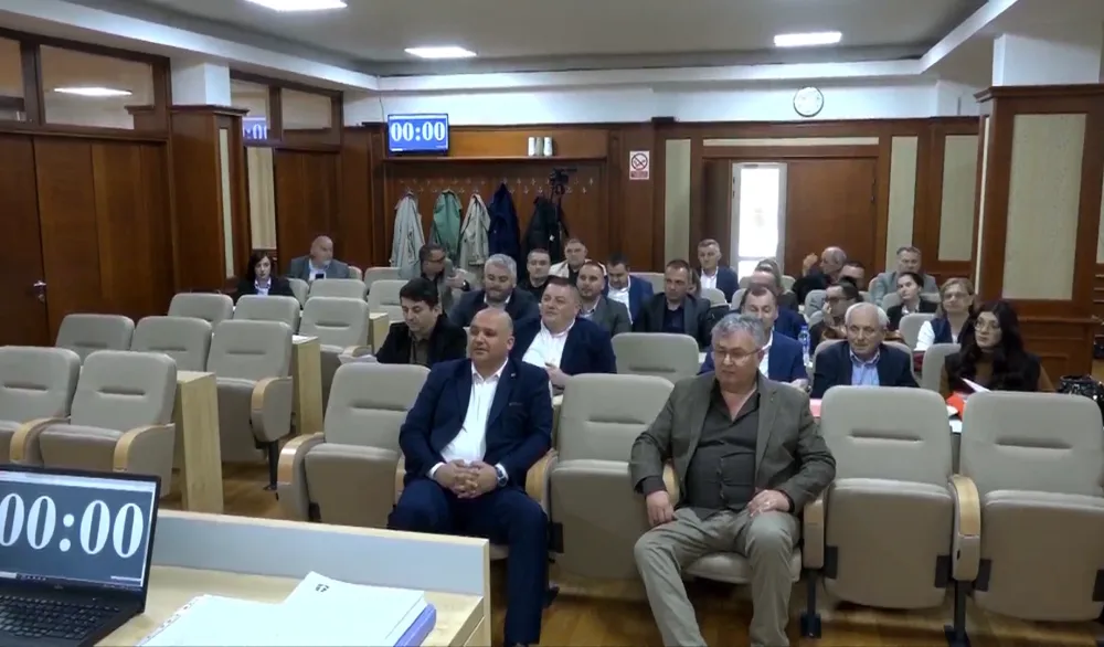 Nastavljena sjednica SO Pljevlja, do&scaron;li i odbornici Nove srpske demokratije