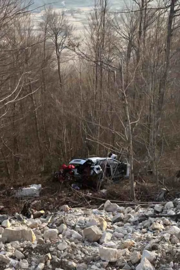 Auto sletjelo s puta