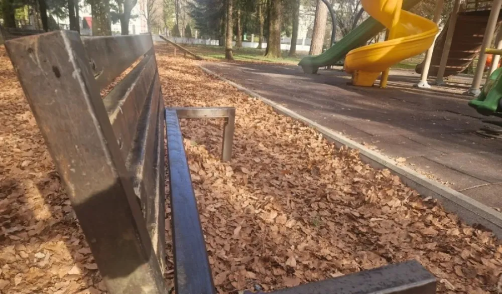 &Scaron;teta od vandalizma na cetinjskim igrali&scaron;tima preko 100.000 eura