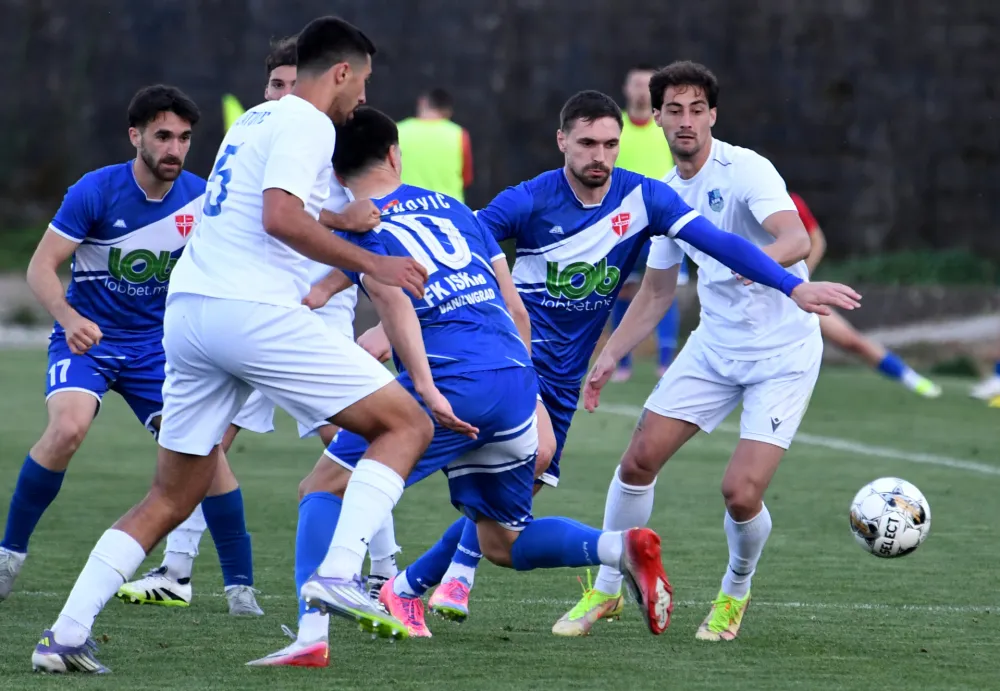 Sa meča između Iskre i Koma