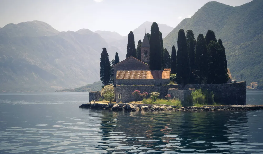 Nastavlja se period sunčanog vremena, popodne u planinskim predjelima povećana oblačnost