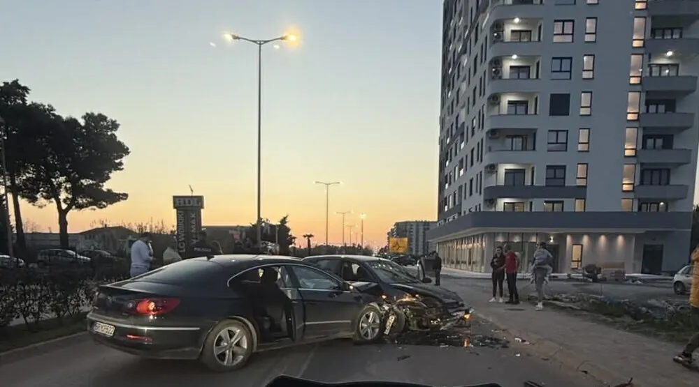 Sudar dva vozila na ulazu u Bar, saobraćaj u prekidu