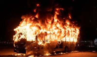 &Scaron;vajcarska: Putnik u autobusu se polio benzinom i zapalio, stradalo &scaron;est osoba, među njima i Bjelopoljka