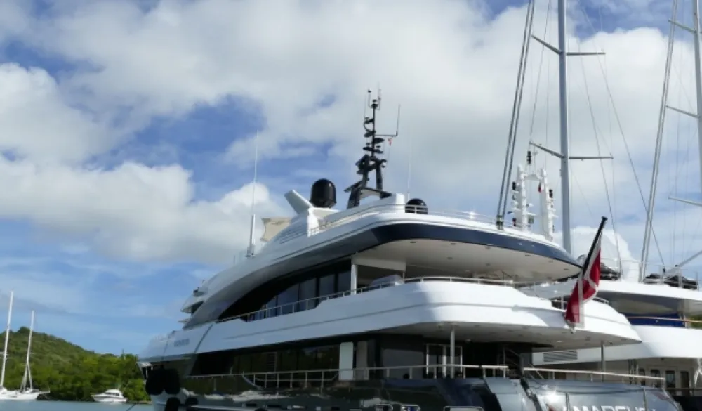 STrana plovila u cnogorskim vodama