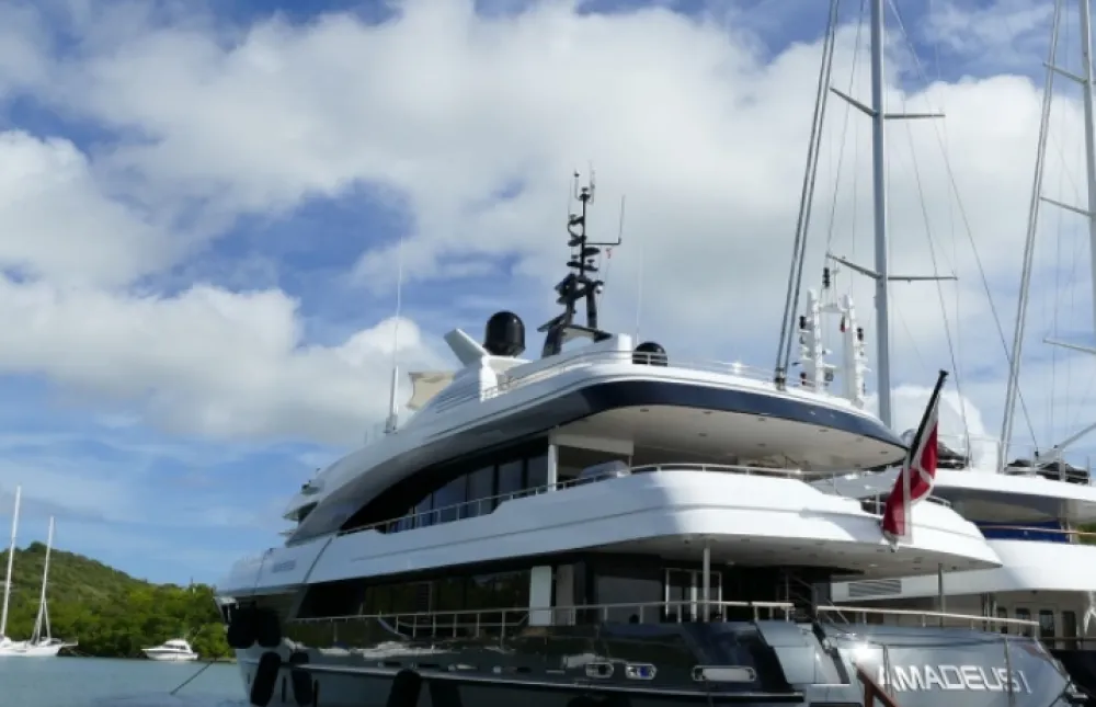 STrana plovila u cnogorskim vodama