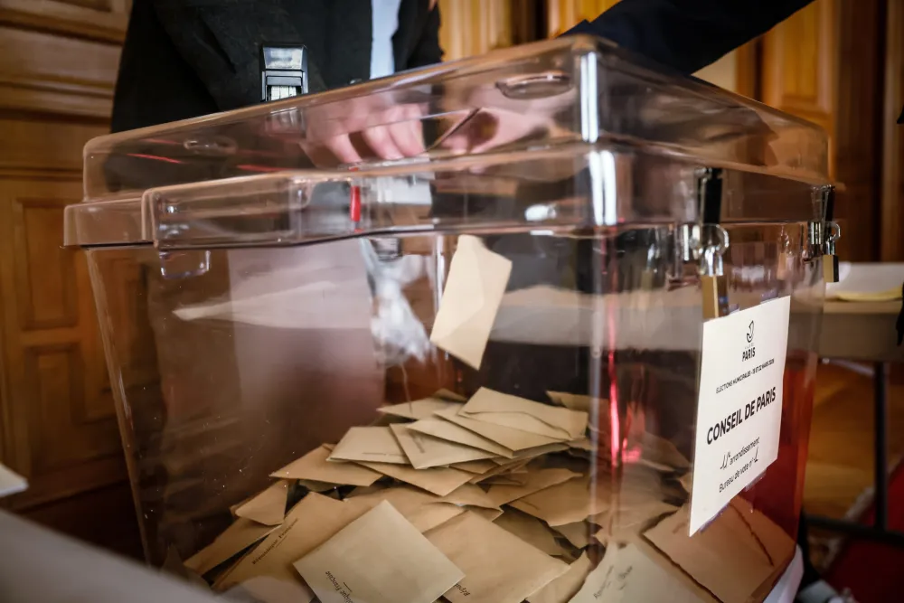 Proboj ekstremne desnice i radikalne levice u prvom krugu lokalnih izbora u Francuskoj