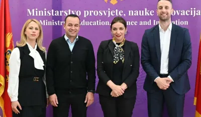 Teqball u &scaron;kolama