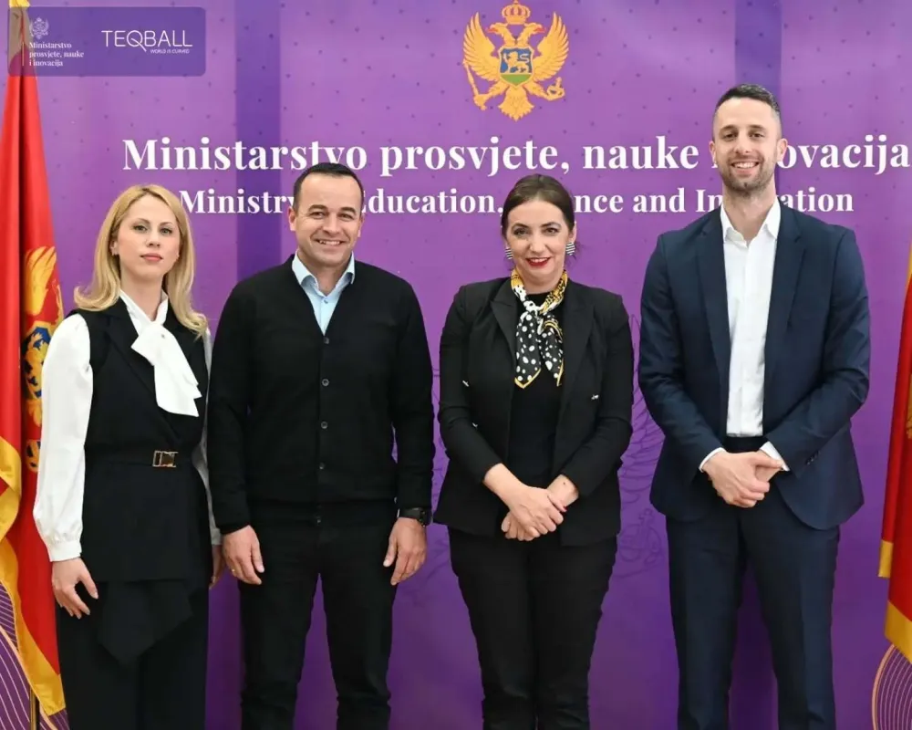 Teqball u &scaron;kolama