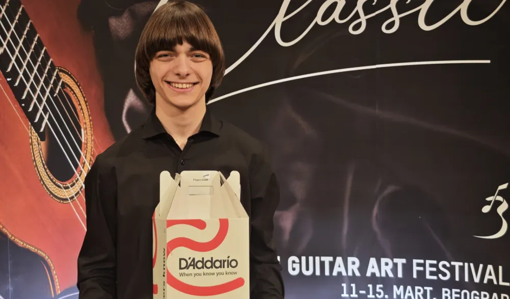 Petar Nikolić osvojio prvu nagradu na beogradskom Guitar Artu