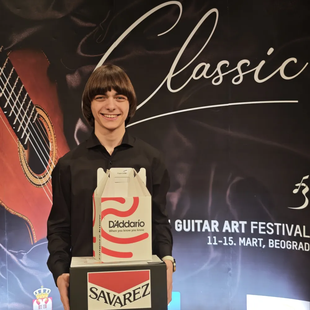 Petar Nikolić osvojio prvu nagradu na beogradskom Guitar Artu